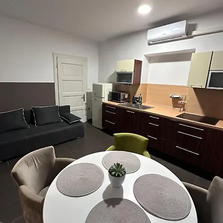 아파트 Apartma Pekrska 림버스